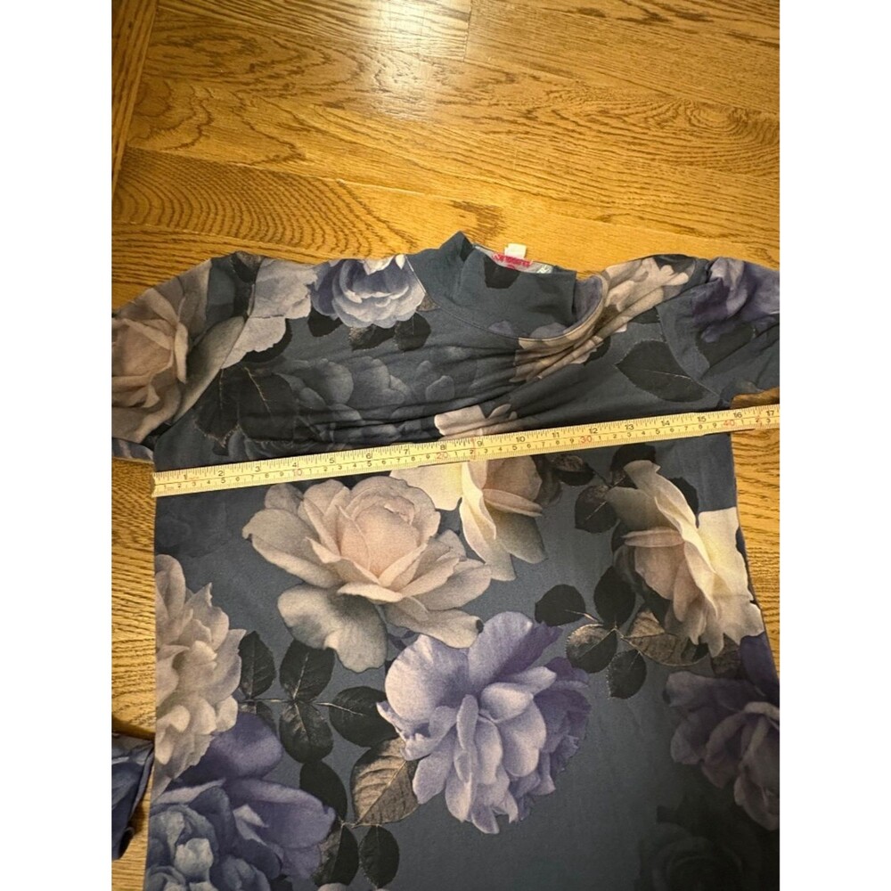 Johnny Was Janie Favorite Grey Peony Puff Sleeve Mock Neck Top Size XXS Floral - Picture 7 of 8